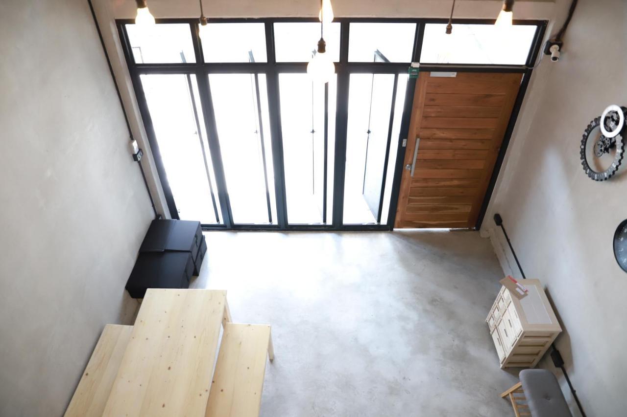 The Cube Hostel Khaosan Bangkok Exterior photo
