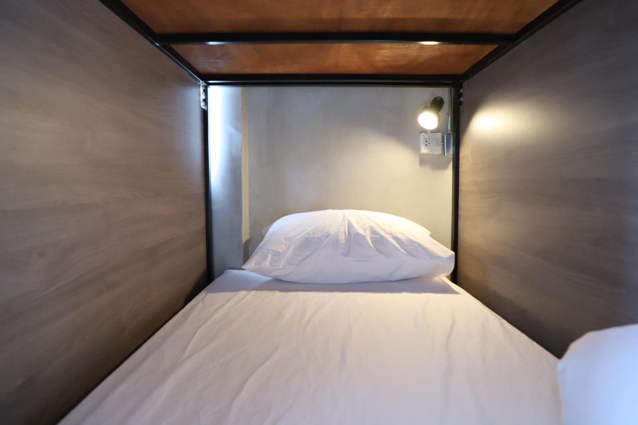 The Cube Hostel Khaosan Bangkok Exterior photo